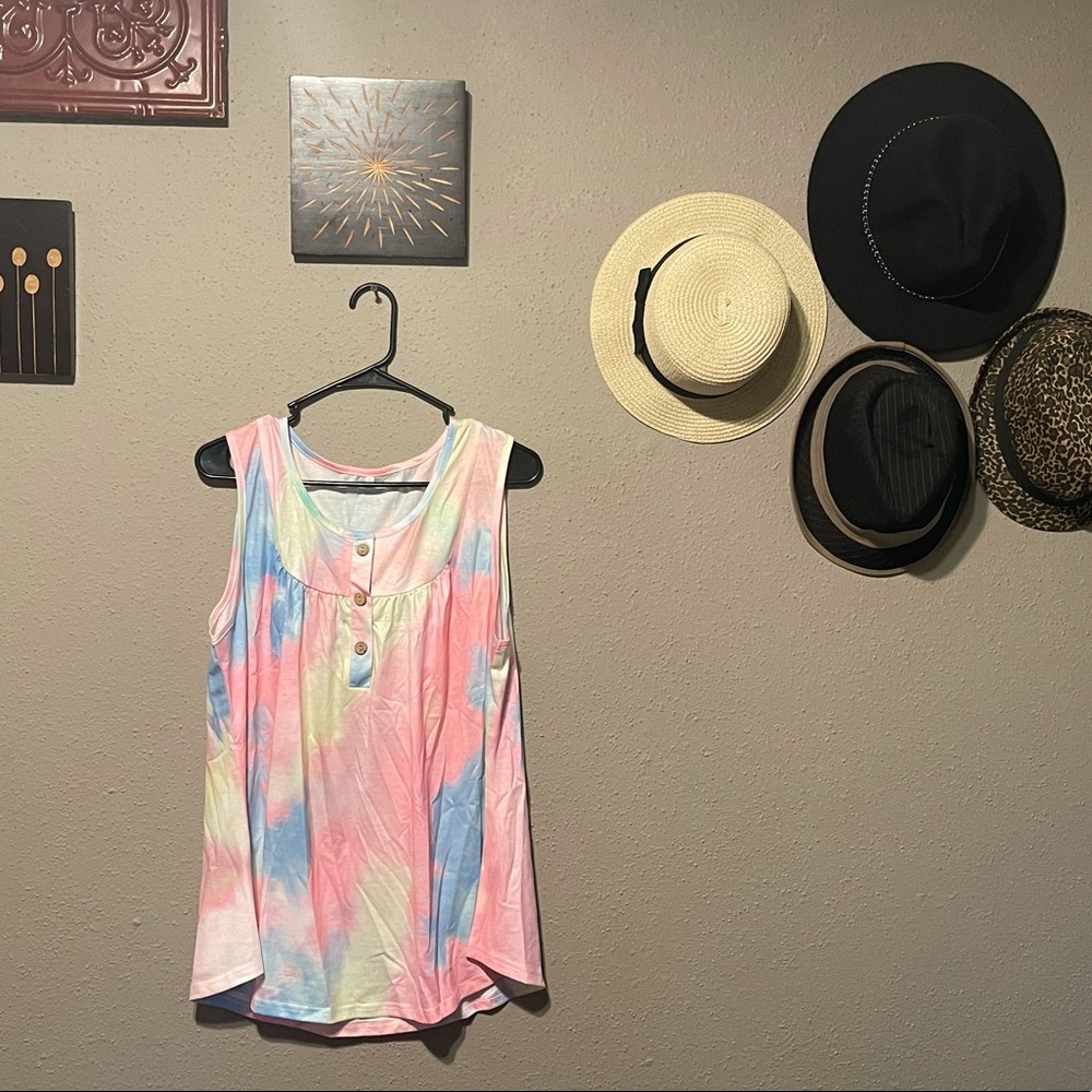 Tie dye scoop neck pleated henley tank
